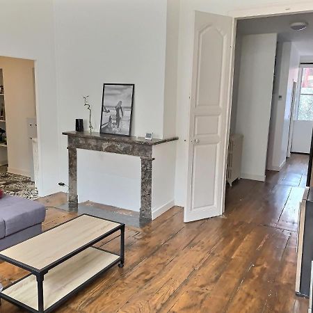 Wonderhost, Superbes Volumes Et Charme De L'Ancien Apartman Pau Kültér fotó