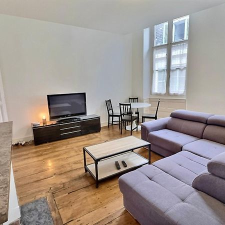 Wonderhost, Superbes Volumes Et Charme De L'Ancien Apartman Pau Kültér fotó
