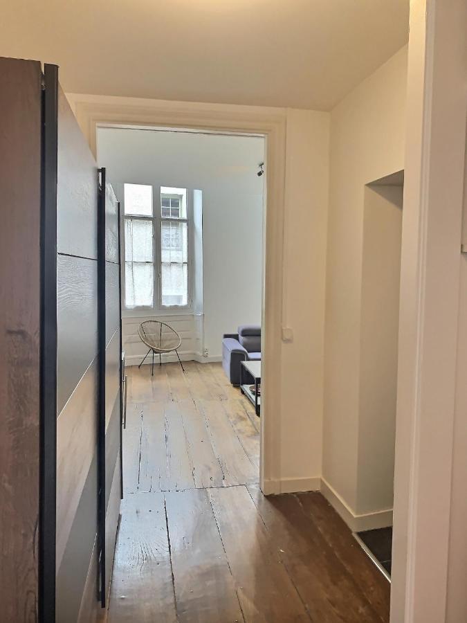 Wonderhost, Superbes Volumes Et Charme De L'Ancien Apartman Pau Kültér fotó