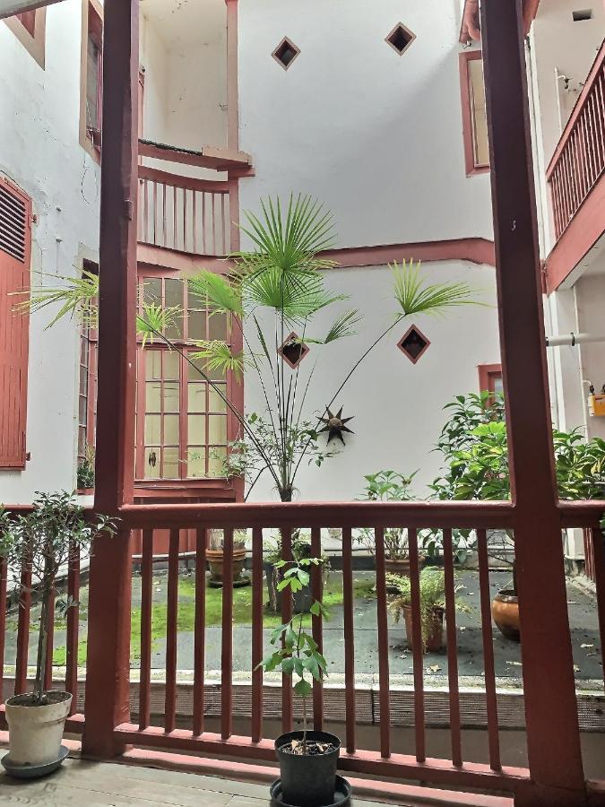 Wonderhost, Superbes Volumes Et Charme De L'Ancien Apartman Pau Kültér fotó